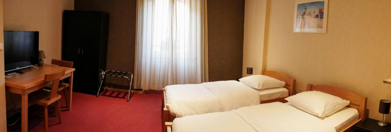 Hotel Restaurant Collin Ferrette Екстер'єр фото